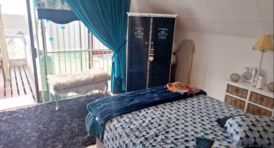 3 Bedroom Property for Sale in Heiderand Western Cape